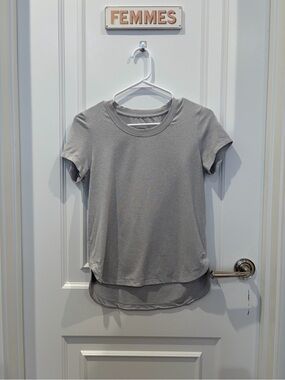 Athleta Uptempo Tee light gray